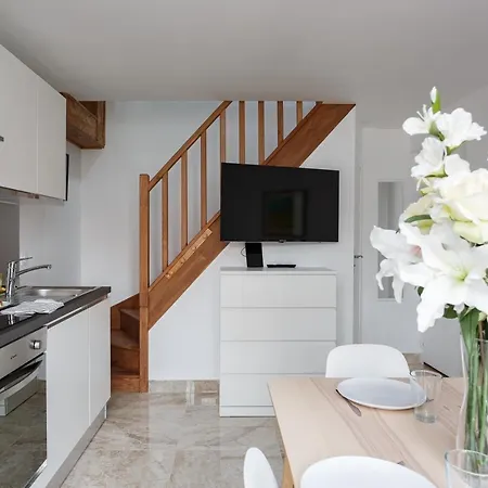 Bat C 1ere Etage Gauche Duplex *