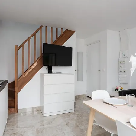 Bat C 1ere Etage Gauche Duplex * Ле-Блан-Мениль
